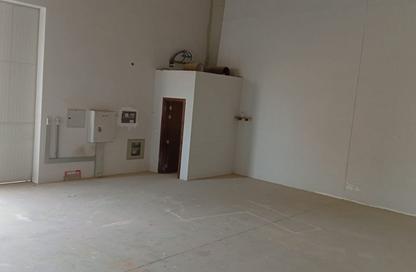 Warehouse - Studio - 1 for rent in Ajman Industrial 2 - Ajman Industrial Area - Ajman