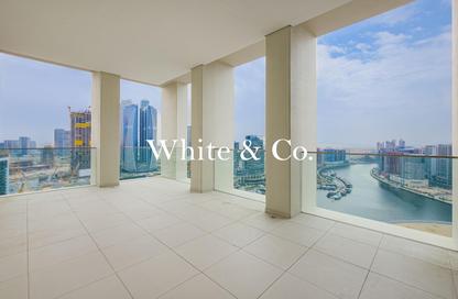 Apartment - 4 Bedrooms - 4 Bathrooms for rent in Residence 22 - Business Bay - Dubai