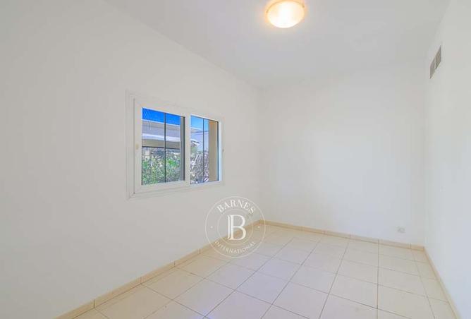 3-bed villa in Springs 1 · Vacant — photo 4