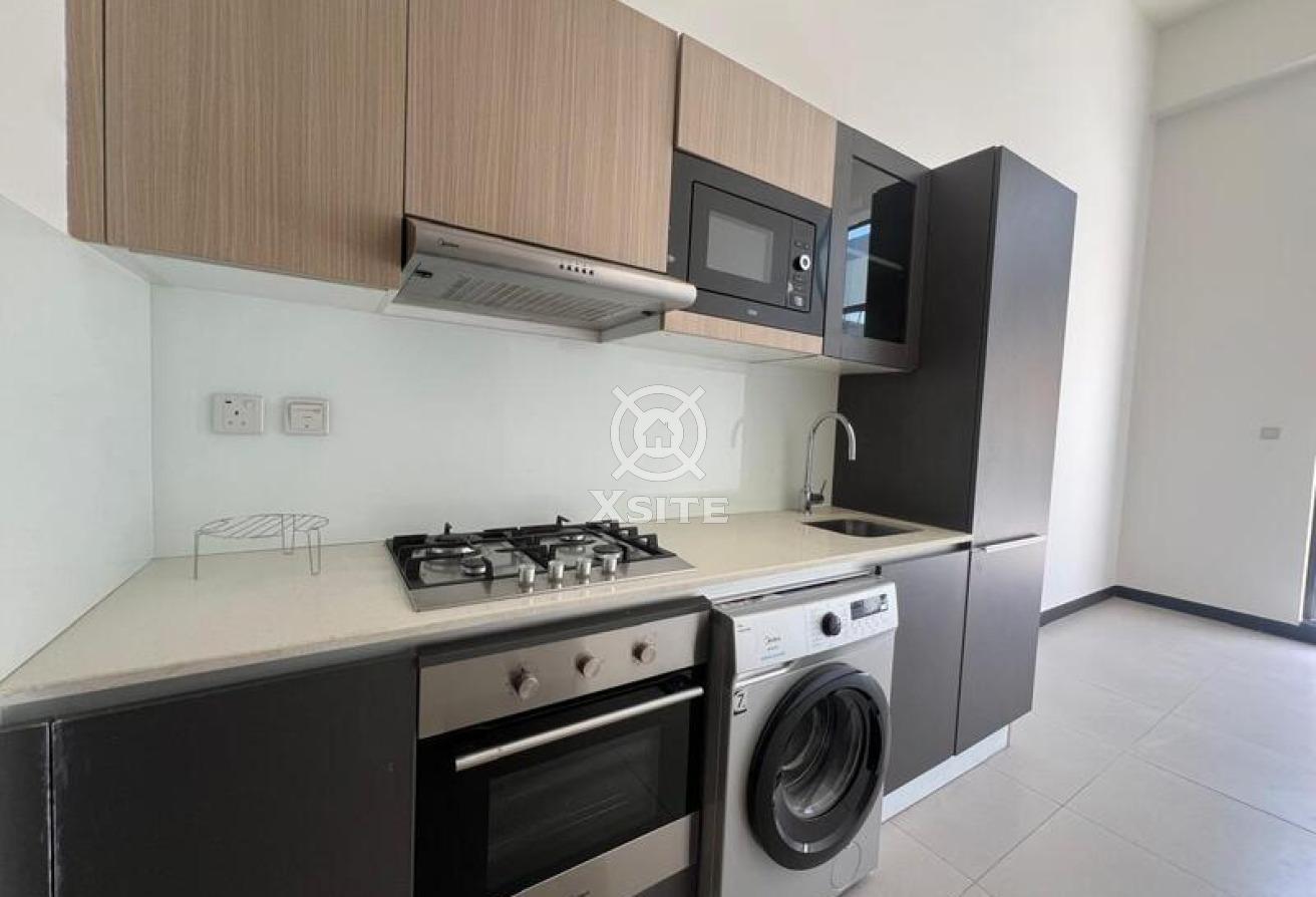 Cozy Studio | Equipped Kitchen |Ready to Move photo 6