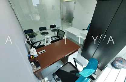 مكتب - غرفة نوم - 1 حمام للايجار في أسبن - شارع الشيخ زايد - دبي