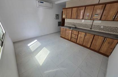 Apartment - Studio - 1 Bathroom for rent in Fire Station Road - Muwaileh - Sharjah Apartment - Studio - 1 Bathroom for rent in Fire Station Road - Muwaileh - Sharjah