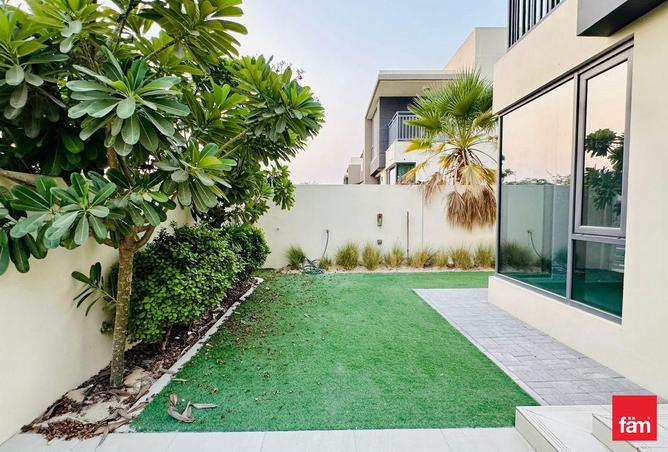 2Oz8XM23qm8 - Property Image 2