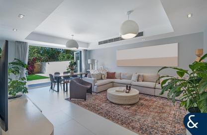 Villa - 3 Bedrooms - 3 Bathrooms for sale in Springs 11 - The Springs - Dubai
