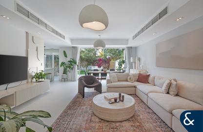Villa - 3 Bedrooms - 3 Bathrooms for sale in Springs 11 - The Springs - Dubai