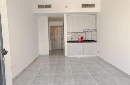 Apartment - 1 Bedroom - 1 Bathroom for rent in Marah Building - International City Phase 2 - Al Warsan 4 - Al Warsan - Dubai