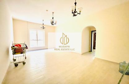 Apartment - 2 Bedrooms - 2 Bathrooms for rent in Muwailih Building - Muwaileh - Sharjah