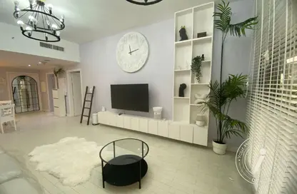 شقة - غرفة نوم - 2 حمامات للايجار في برج حمزة - مدينة دبي الرياضية - دبي