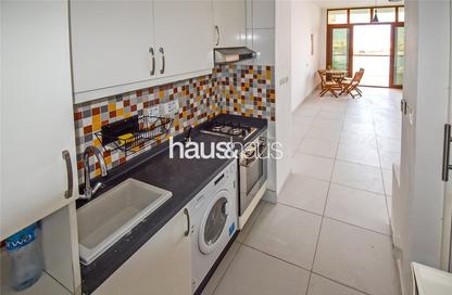 Apartment - Studio - 1 for rent in Palm Views East - Palm Views - Palm Jumeirah - Dubai