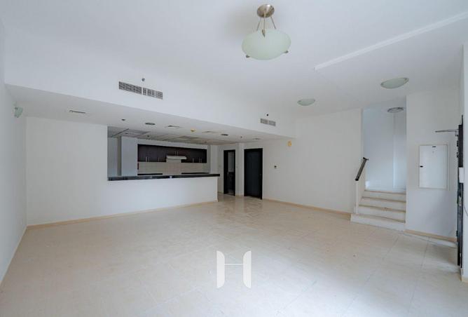 70280570 - Property Image 3