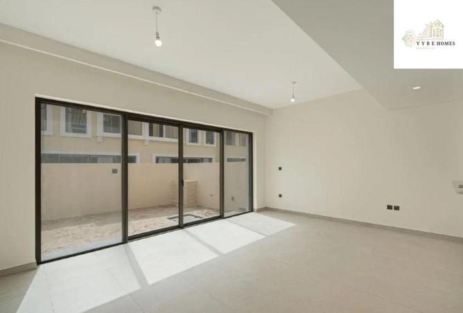 100867371 - Property Image 3