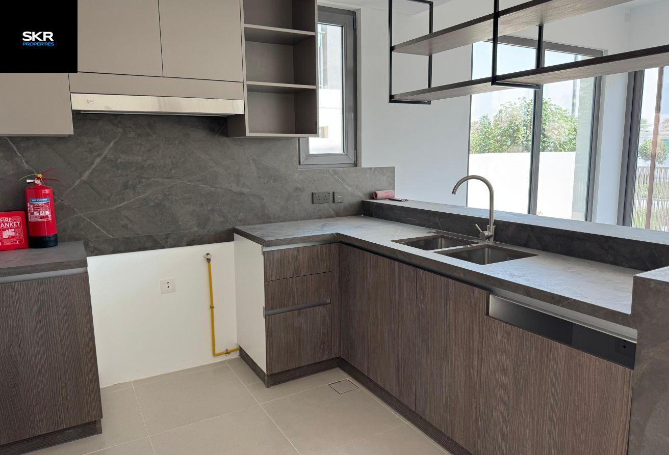 Landscaped | Ready to Move-in | Single Row photo 7