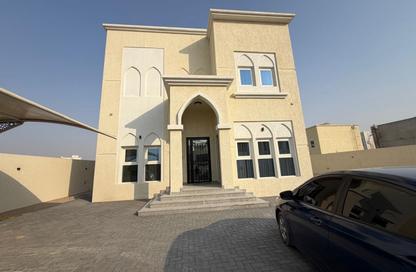 Villa - 4 Bedrooms - 7 Bathrooms for rent in Al Aweer 1 - Al Aweer - Dubai