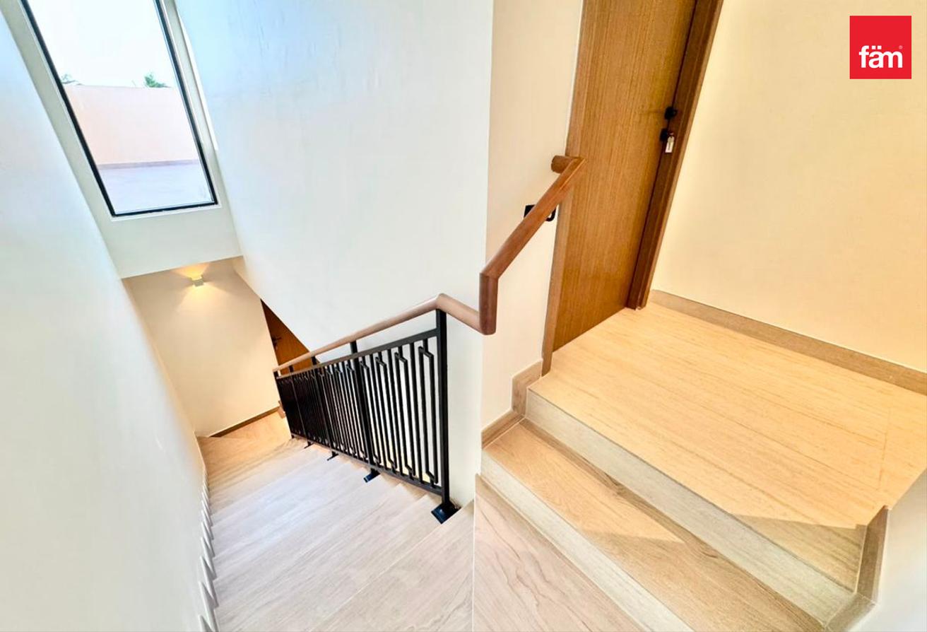 Single Row | 5 Bedroom + Maid | Townhouse photo 11