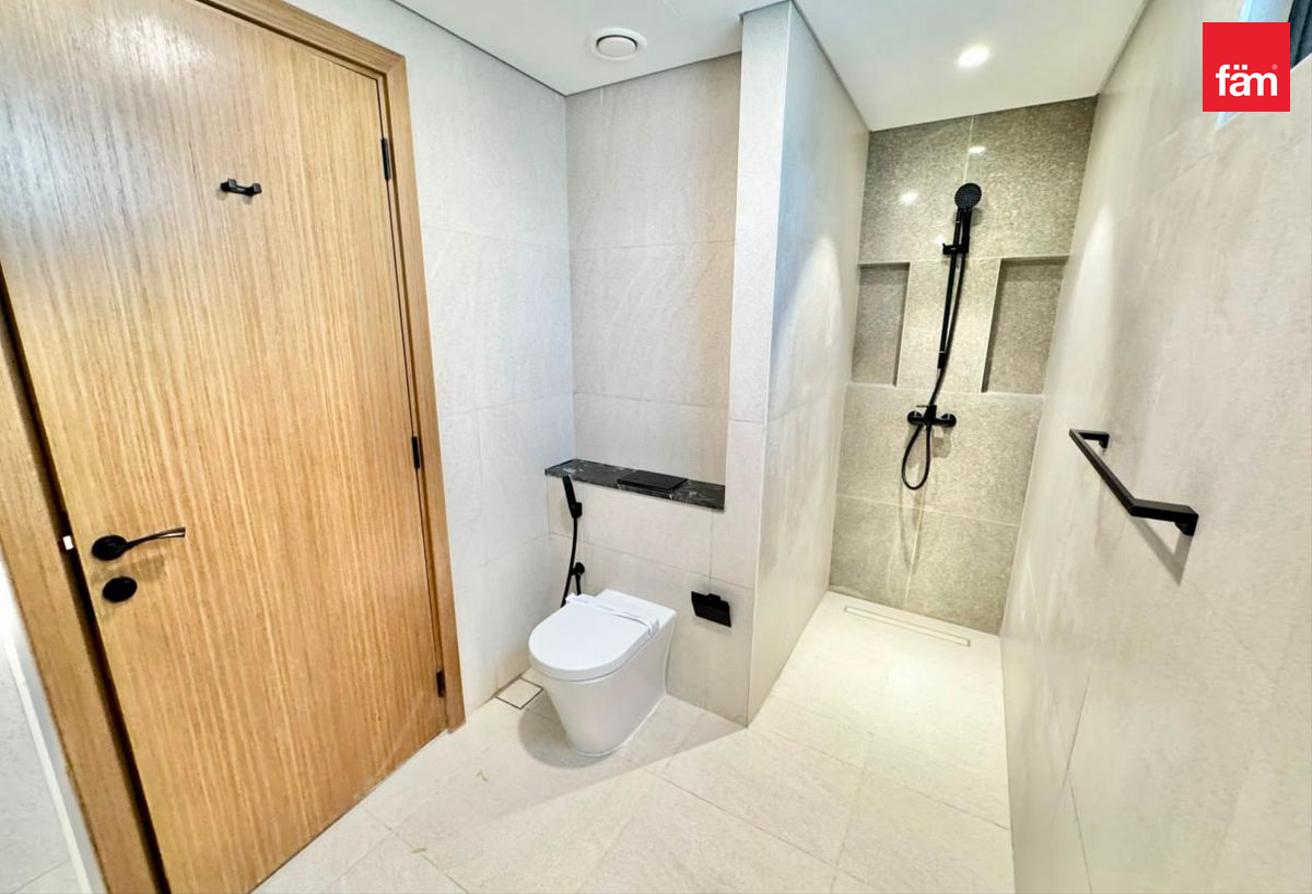 Single Row | 5 Bedroom + Maid | Townhouse photo 18