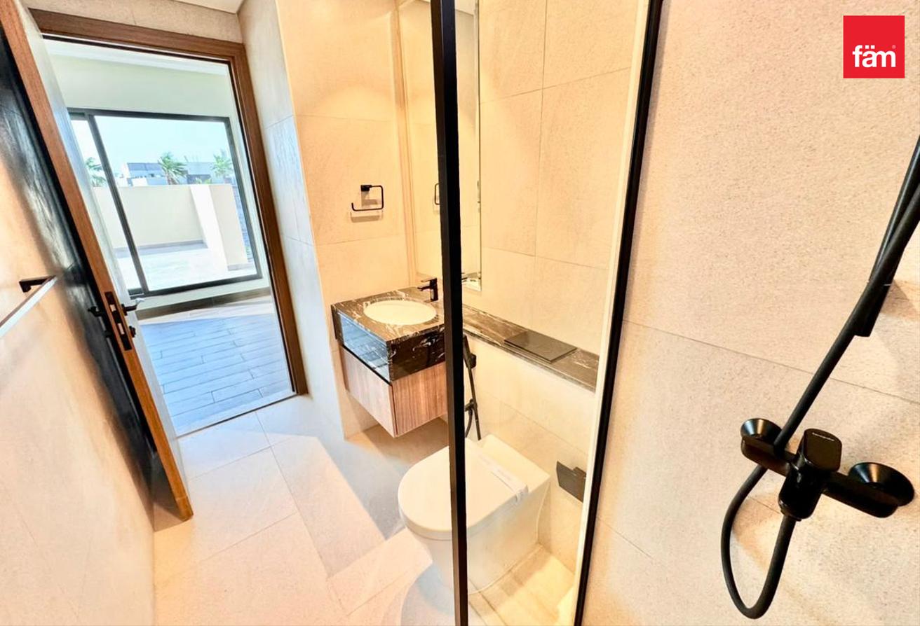 Single Row | 5 Bedroom + Maid | Townhouse photo 19