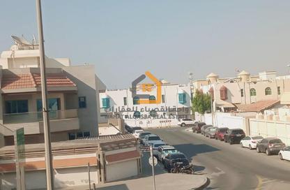 شقة - 2 غرف نوم - 2 حمامات للايجار في بناية البطينة 9 - البطينة - الشارقة