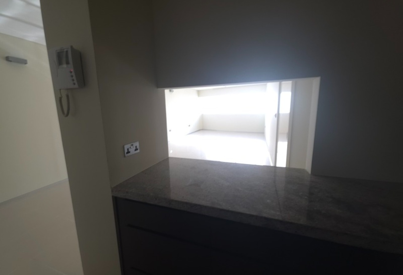 UNFURNISHED 2BR | HIGH FLOOR | BRIGHT gallery image