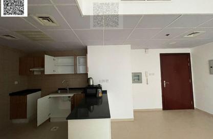 عمارة بالكامل - 8 غرف نوم - 8 حمامات للبيع في أورينت تاور 2 - أورينت تاور - البستان - عجمان