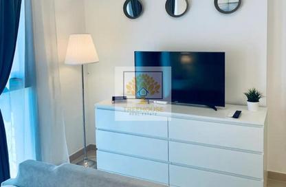 Apartment - Studio - 1 for rent in Hayat Boulevard 2B - Hayat Boulevard 2 - Hayat Boulevard - Town Square - Dubai
