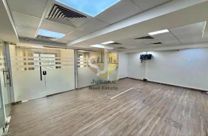 Office Space - Studio - 1 Bathroom for rent in Silver Building - Hor Al Anz - Deira - Dubai