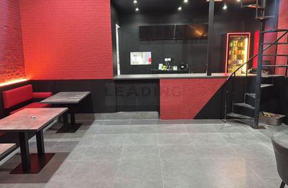 Retail - Studio - 1 Bathroom for rent in Oxford Tower - Business Bay - Dubai