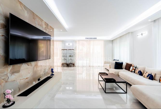 115469402 - Property Image 3