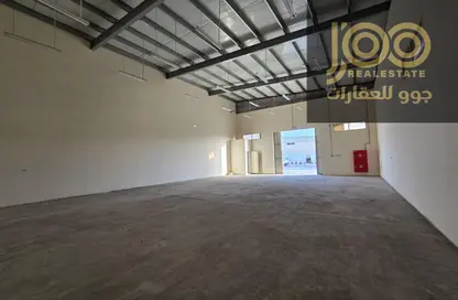 Warehouse - Studio - 2 Bathrooms for rent in Umm Al Thuoob - Umm Al Quwain