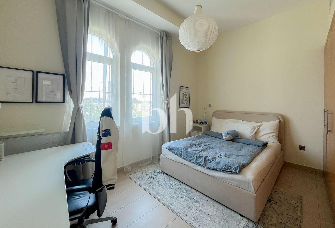 Furnished | Easy Access | Private Garden photo 11
