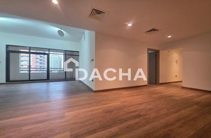 Apartment - 3 Bedrooms - 2 Bathrooms for rent in Al Ghaf 3 - Al Ghaf - Greens - Dubai