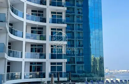 شقة - 2 غرف نوم - 2 حمامات للبيع في مساكن كورنيش عجمان - طريق كورنيش عجمان - عجمان