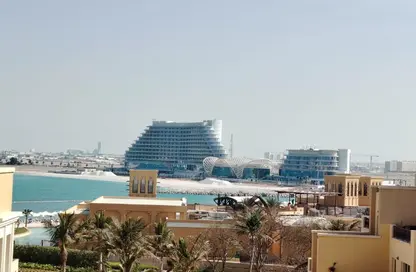 شقة - غرفة نوم - 1 حمام للايجار في كهرمان - باب البحر - جزيرة المرجان - رأس الخيمة