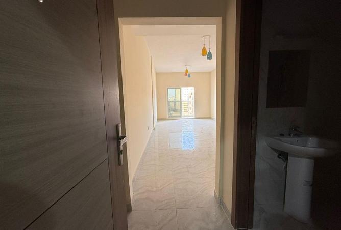 62079339 - Property Main Image