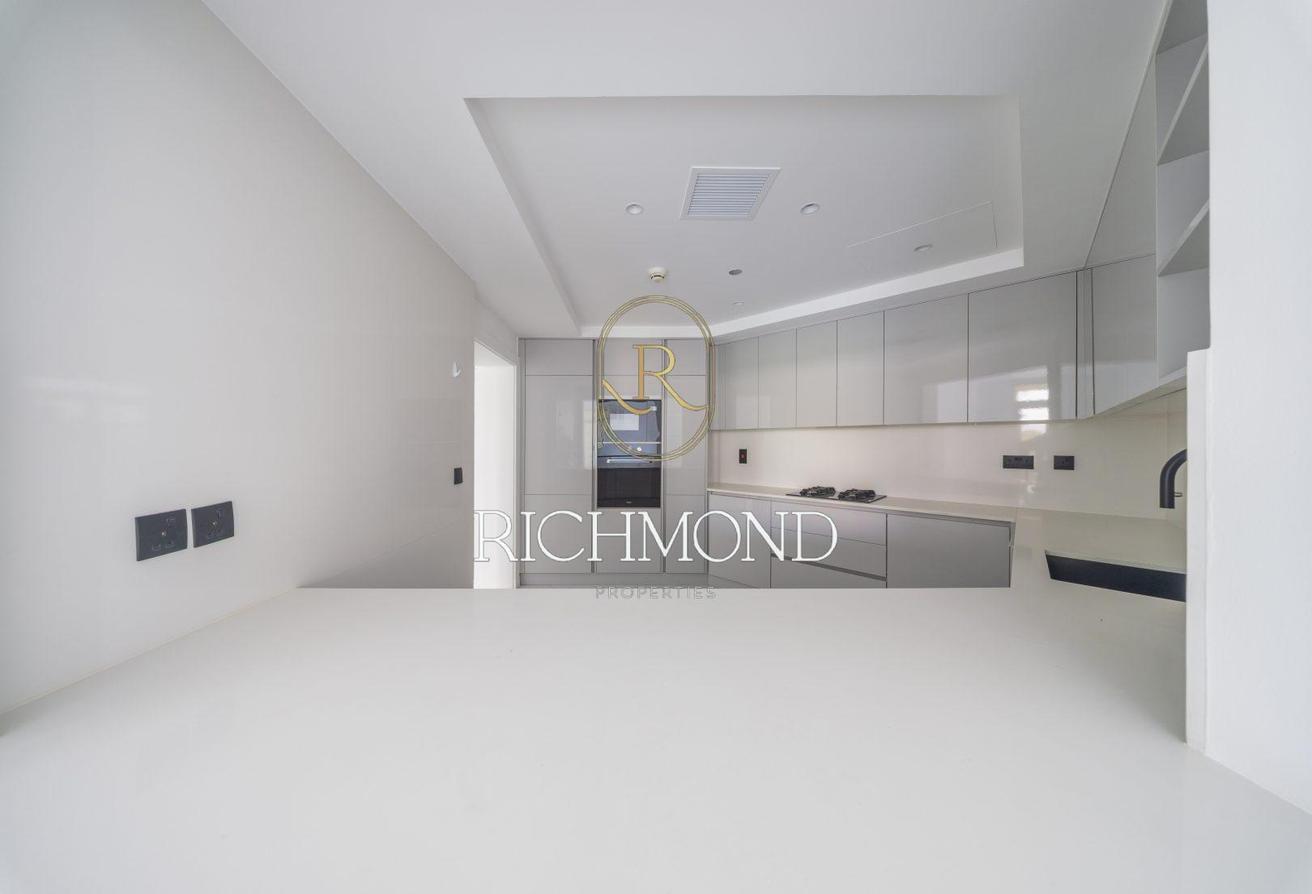 Fully Upgraded | Modern Finish | Spacious photo 4