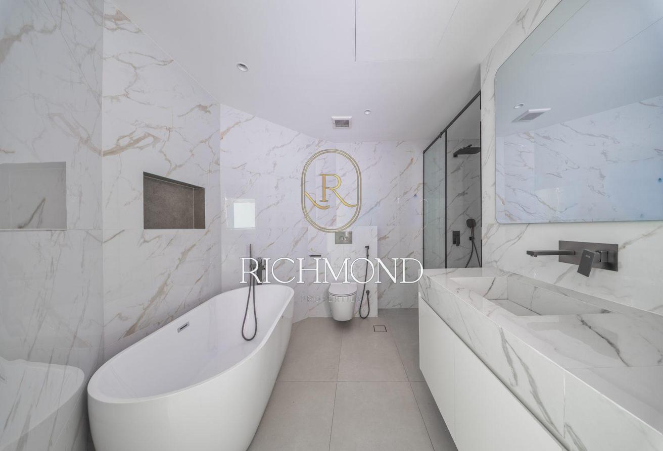 Fully Upgraded | Modern Finish | Spacious photo 8