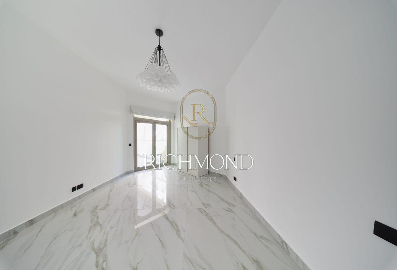 Fully Upgraded | Modern Finish | Spacious photo 5