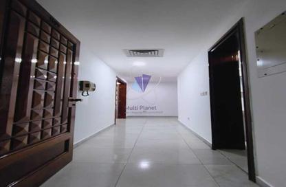 Apartment - 2 - 2 for rent in Hamdan Street - Abu Dhabi Apartment - 2 - 2 for rent in Hamdan Street - Abu Dhabi