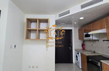 شقة - غرفة نوم - 1 حمام للايجار في بوابة دبي الجديدة 1 - (JLT) مجمع Q - أبراج بحيرات الجميرا - دبي