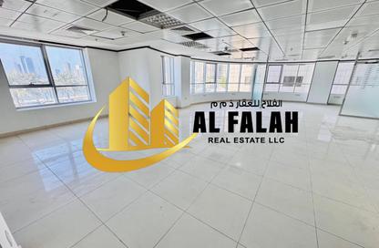 طابق كامل - استوديو - 4 حمامات للايجار في شارع التعاون الجديد - التعاون - الشارقة