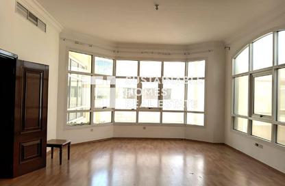 Villa - 5 Bedrooms - 6 Bathrooms for rent in Al Nahyan - Abu Dhabi
