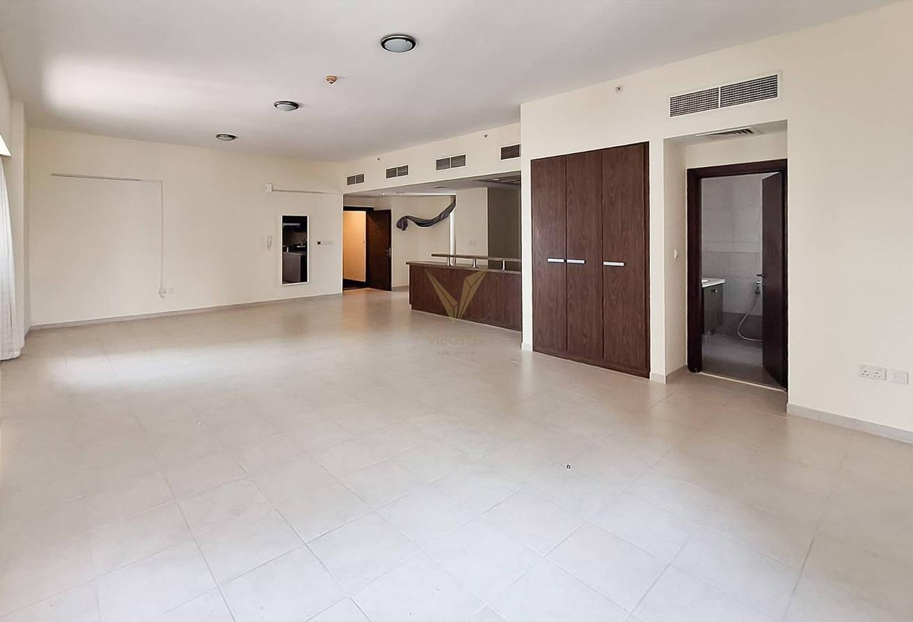 HUGE STUDIO | VACANT | PRIME LOCATION photo 8