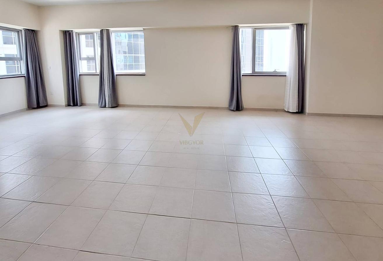 HUGE STUDIO | VACANT | PRIME LOCATION photo 2