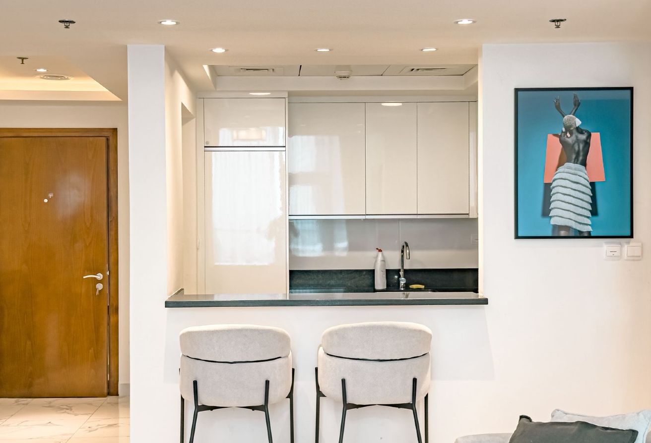 High Floor - Canal View - Fully Furnished - Vacant — image 10