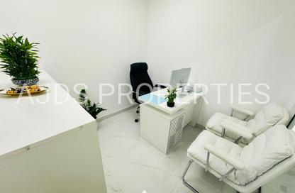 Office Space - Studio - 1 Bathroom for rent in Reem Residency - Al Karama - Dubai