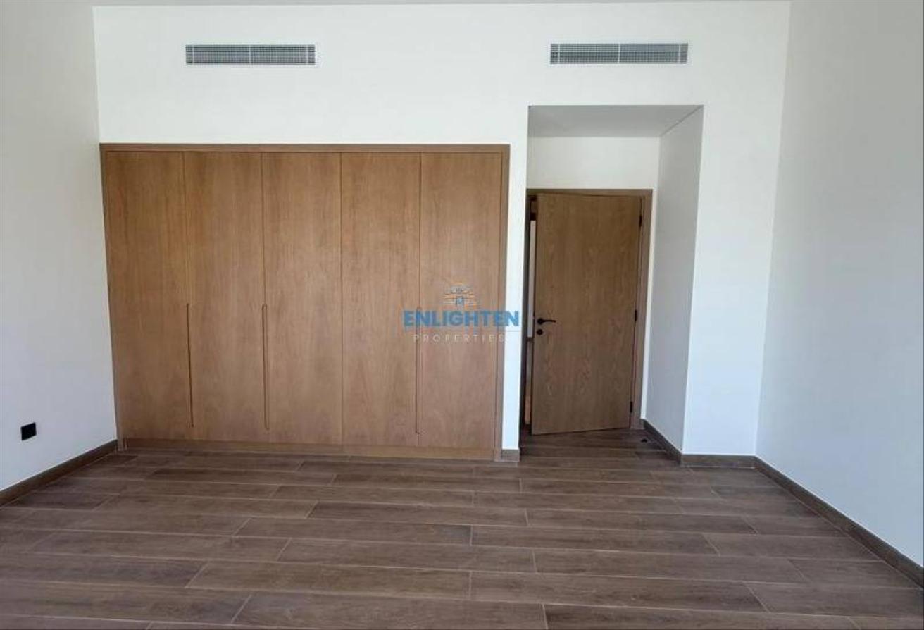 Luxury 6BR Villa | Lagoon View | Prime Location photo 13