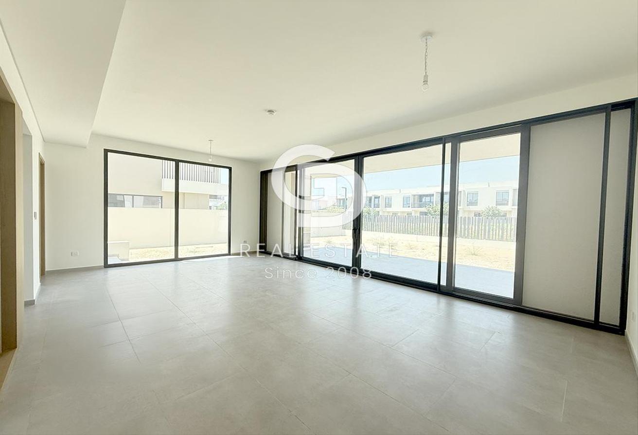 Single Row | Independent Villa 4BR+M | Large Plot photo 6