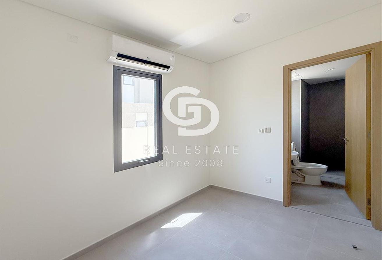 Single Row | Independent Villa 4BR+M | Large Plot photo 18