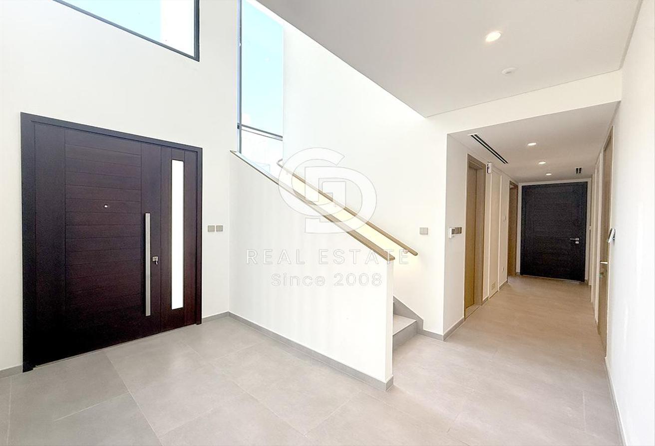 Single Row | Independent Villa 4BR+M | Large Plot photo 10