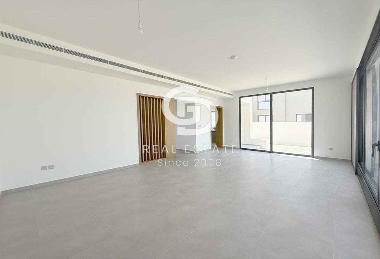 Single Row | Independent Villa 4BR+M | Large Plot photo 4