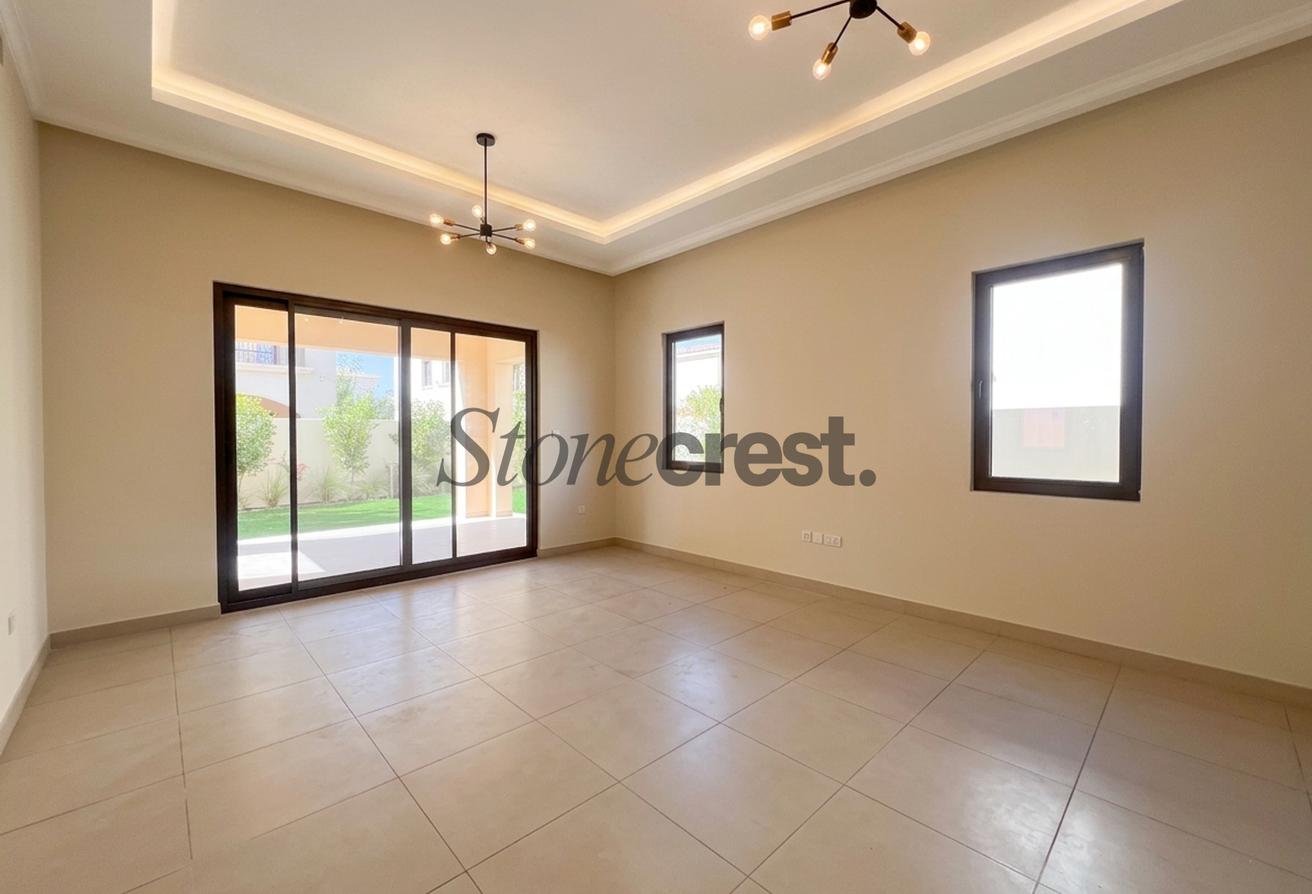 Ready to Move | 5-Bedroom Villa | Prime Location photo 4